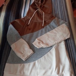 Tri-colored cowl hoodie